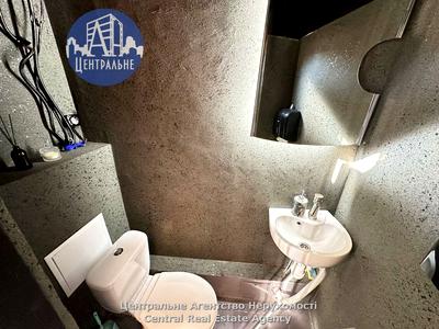 комерційна за адресою Сагайдачного, 23