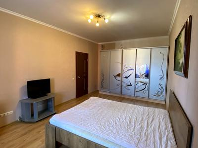 квартира за адресою Академіка Амосова, 6