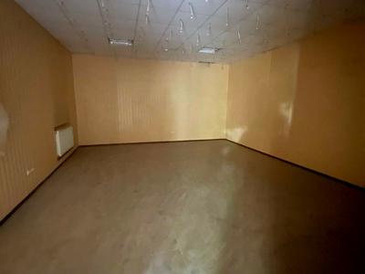 комерційна за адресою Різдвяна вул., 50
