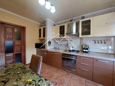 квартира за адресою Українська вул., 61