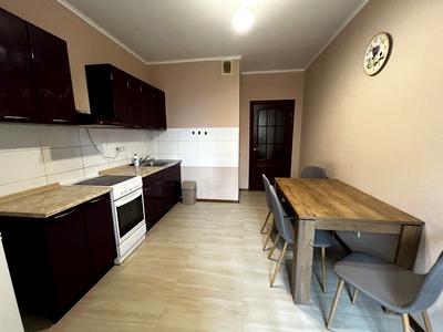 квартира за адресою Сім'ї Кульженків вул. (Петра Дегтяренка), 33