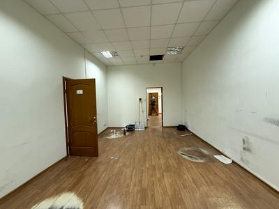 комерційна за адресою Євгена Чикаленка вул. (Пушкінська), 25