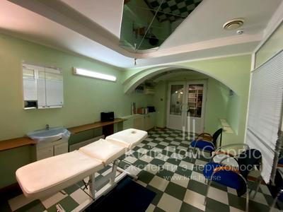 комерційна за адресою Володимира Івасюка просп. (Героїв Сталінграду), 20