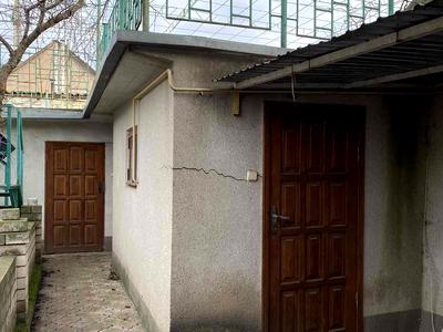 дом по адресу п. Лески, Касьяненко