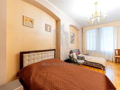 квартира за адресою Назарівська вул. (Вєтрова), 9