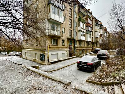 квартира за адресою Стадіонна вул., 21/1