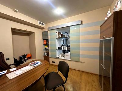 комерційна за адресою Ніжинська вул., 55