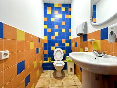 комерційна за адресою Жилянська вул., 59