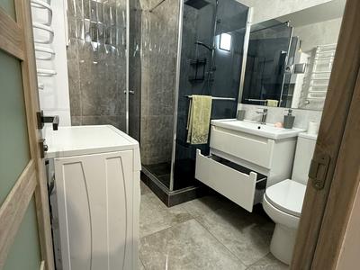 квартира за адресою Київ, Драгоманова вул., 10
