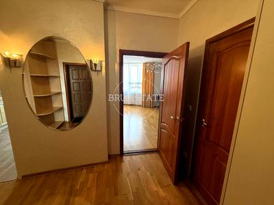 квартира за адресою Дніпровська набережна вул., 23