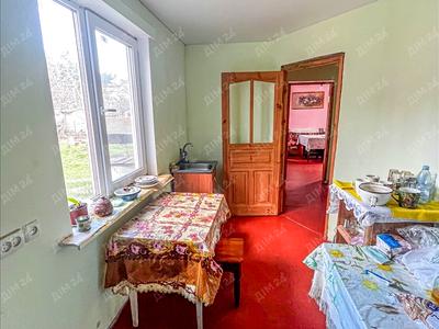 будинок за адресою Центральна, 1