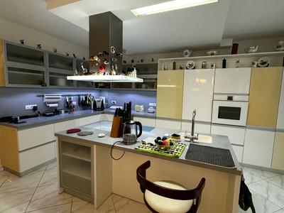 квартира за адресою Кленова вул., 2а