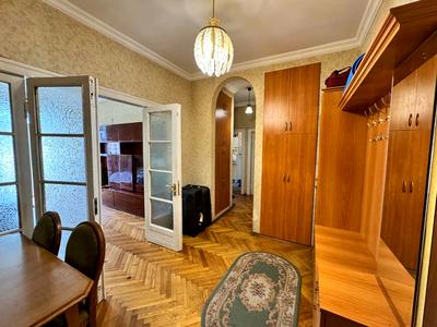 квартира за адресою Академіка Володимира Гнатюка вул. (), 3