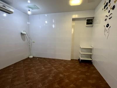 комерційна за адресою Владислава Зубенка вул. (Тимурівців), 34 А