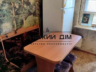 квартира за адресою Автозаводська вул., 77