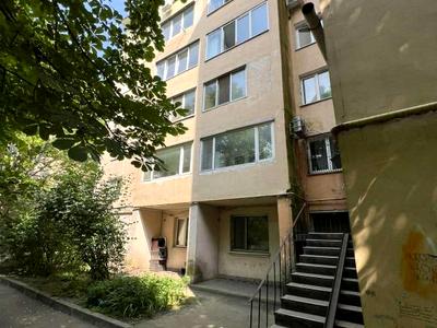 квартира за адресою Космонавтів вул., 64а