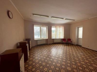 коммерческая по адресу Леся Курбаса ул., 7