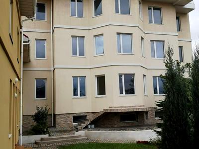 коммерческая по адресу Радужная, 12