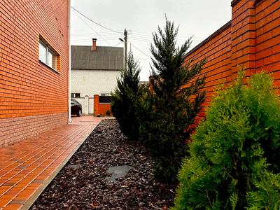 будинок за адресою Слобожанський просп. (Газети 