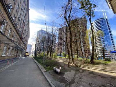 коммерческая по адресу Евгения Коновальца ул. (Щорса), 31