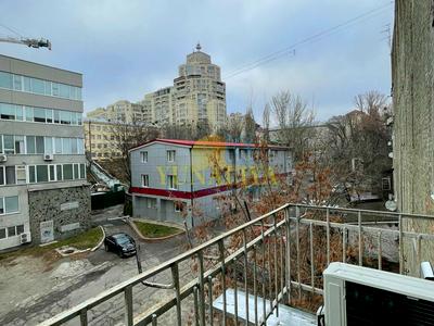 квартира по адресу Киев, Богдана Хмельницкого ул., 10