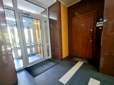 комерційна за адресою Регенераторна вул., 4