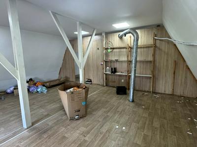 комерційна за адресою Львівська вул., 1