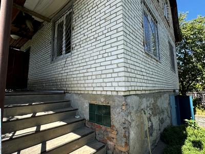 будинок за адресою Букова