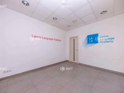 комерційна за адресою Космічна вул., 16