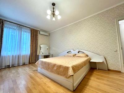 квартира за адресою Юліана Захарієвича вул., 2