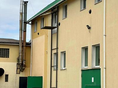 комерційна за адресою Петра Калнишевського вул., 16/3