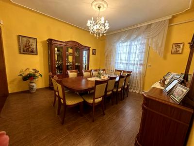 будинок за адресою Головна