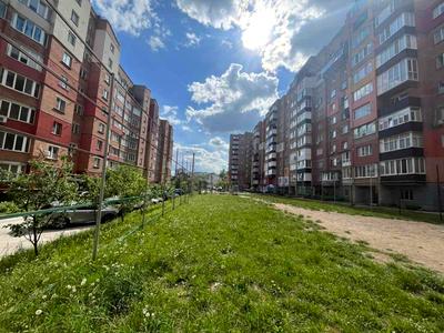коммерческая по адресу Будівельників ул., 2