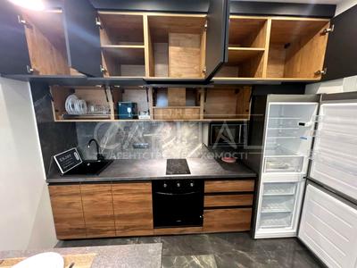 квартира за адресою Київ, Зарічна вул., 4