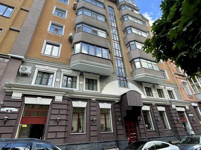 квартира за адресою Кропивницького вул., 8
