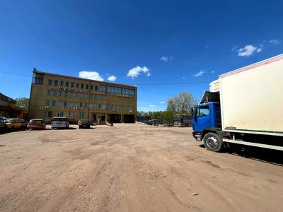 комерційна за адресою Конституційна вул., 15