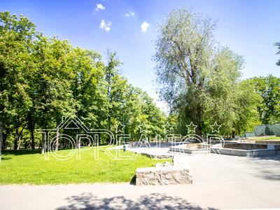 комерційна за адресою Москалівська вул. (Жовтневої Революції), 106