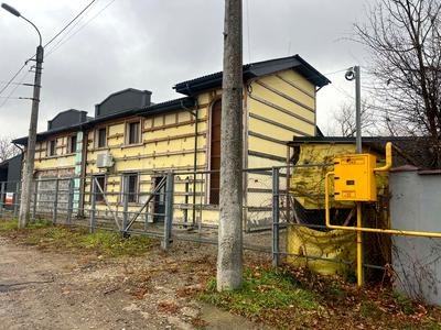 комерційна за адресою Юності вул., 120