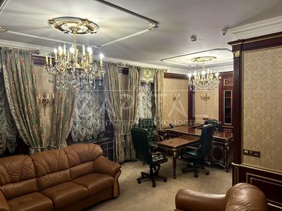 комерційна за адресою Костельна вул., 6