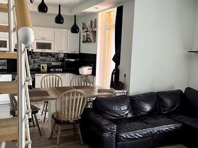 квартира за адресою Регенераторна вул., 4 к8