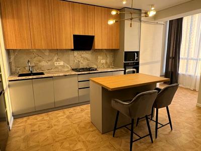 квартира за адресою Домбровського вул., 75
