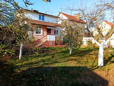 будинок за адресою 7 вишнева