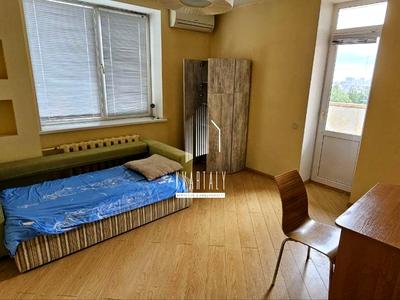 квартира за адресою Миколи Амосова вул., 4