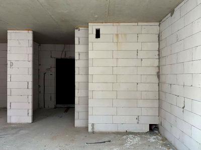 квартира за адресою Левицького Романа, 10