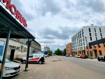 комерційна за адресою Володимира Навроцького вул., 69