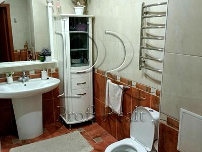 квартира за адресою Автозаводська вул., 99/4