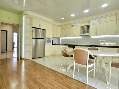 квартира за адресою Регенераторна вул., 4 к10