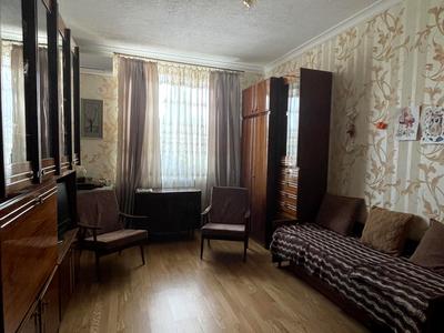 квартира за адресою Академіка Писаржевського вул., 8