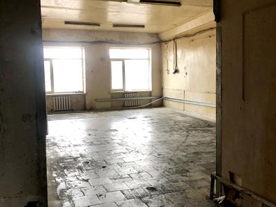 коммерческая по адресу Центральна, 12