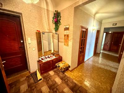 квартира за адресою Богдана Хмельницького просп. (Героїв Сталінграда), 109